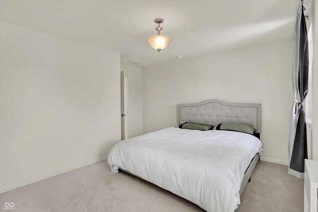 5175 Peachtree Road, Zionsville, IN 46077