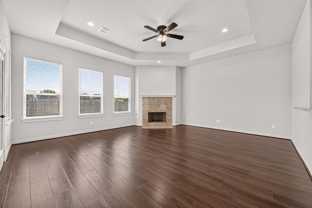 8807 Sedgemoor Drive, Tomball, TX 77375