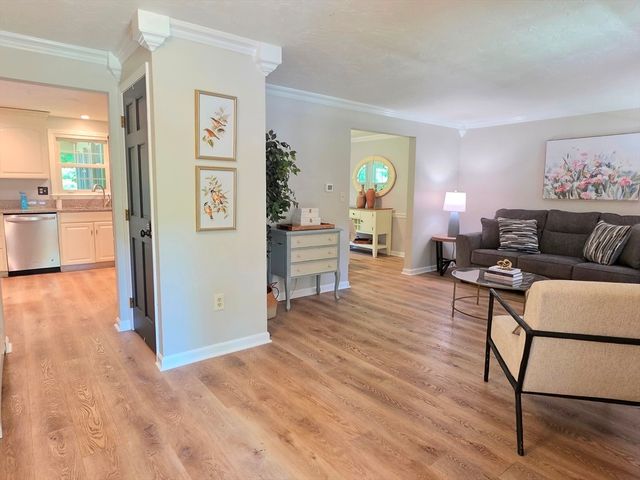7 Whippoorwill Ln, Ashland, MA 01721
