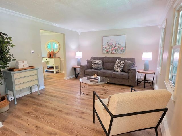 7 Whippoorwill Ln, Ashland, MA 01721