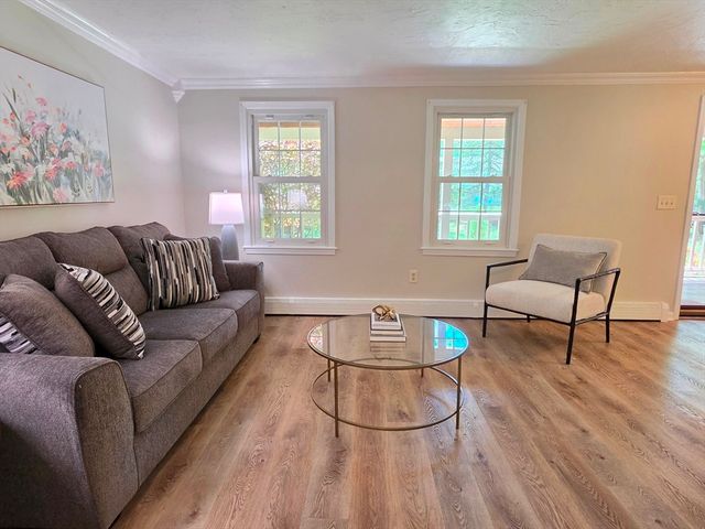 7 Whippoorwill Ln, Ashland, MA 01721