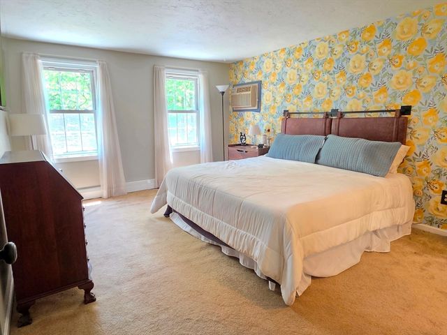 7 Whippoorwill Ln, Ashland, MA 01721