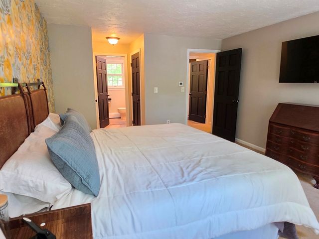 7 Whippoorwill Ln, Ashland, MA 01721
