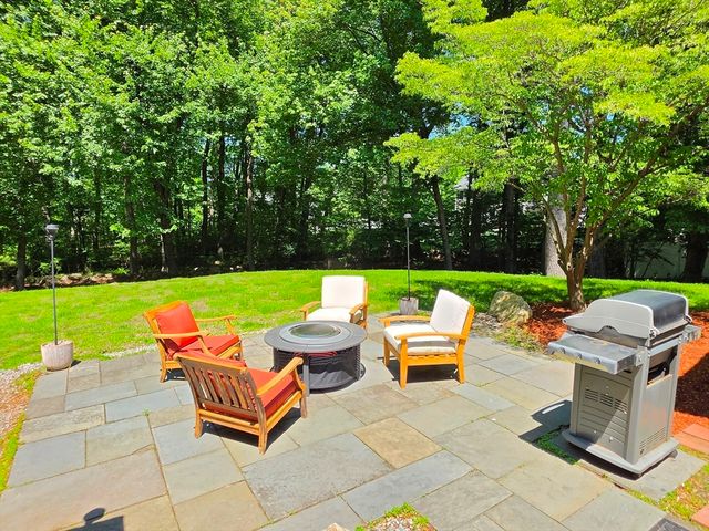 7 Whippoorwill Ln, Ashland, MA 01721