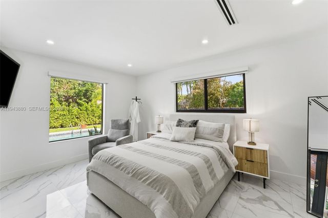 8625 SW 147th St, Palmetto Bay, FL 33158