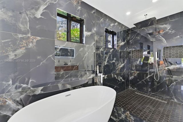 8625 SW 147th St, Palmetto Bay, FL 33158