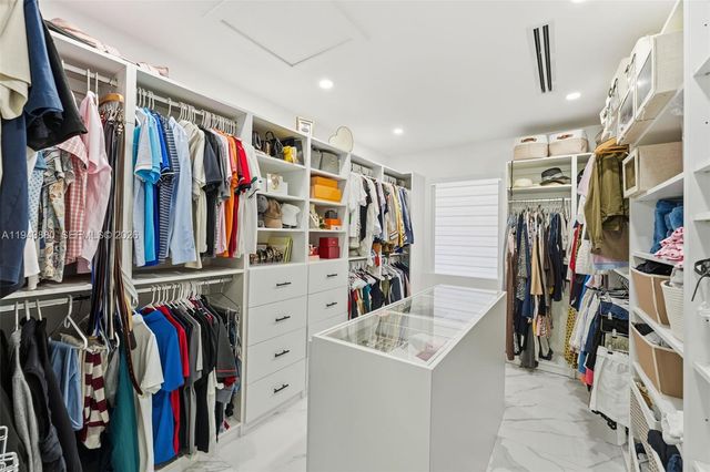 8625 SW 147th St, Palmetto Bay, FL 33158