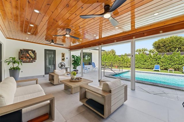 8625 SW 147th St, Palmetto Bay, FL 33158