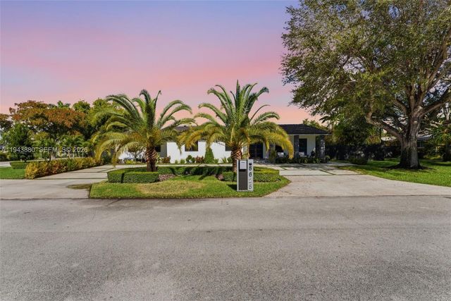 8625 SW 147th St, Palmetto Bay, FL 33158