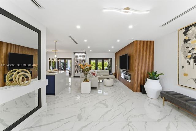 8625 SW 147th St, Palmetto Bay, FL 33158