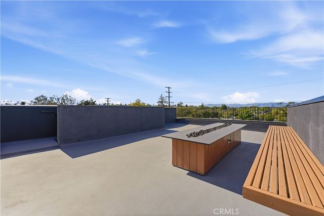 11702 Charnock Road, Los Angeles, CA 90066