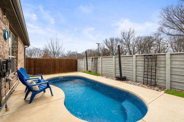 421 Monarch Way, Justin, TX 76247