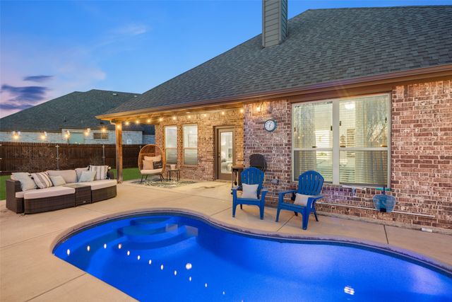 421 Monarch Way, Justin, TX 76247