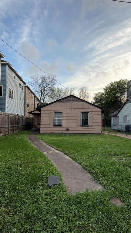 2406 Charleston Street, Houston, TX 77021