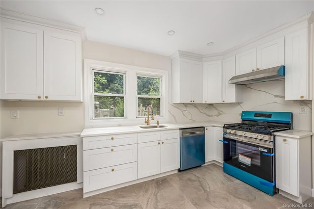 51 Peters Avenue, Hempstead, NY 11550