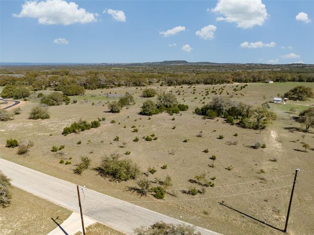 1440 Stone Ridge Mountain DR, Round Mountain, TX 78663