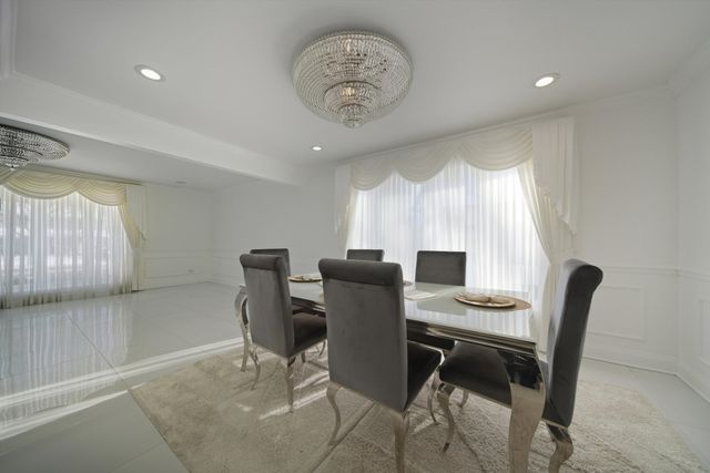 606 S Arlington Heights Road, Arlington Heights, IL 60005