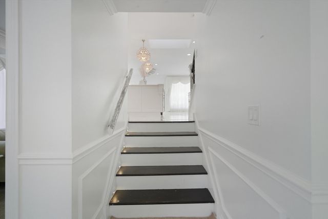 606 S Arlington Heights Road, Arlington Heights, IL 60005