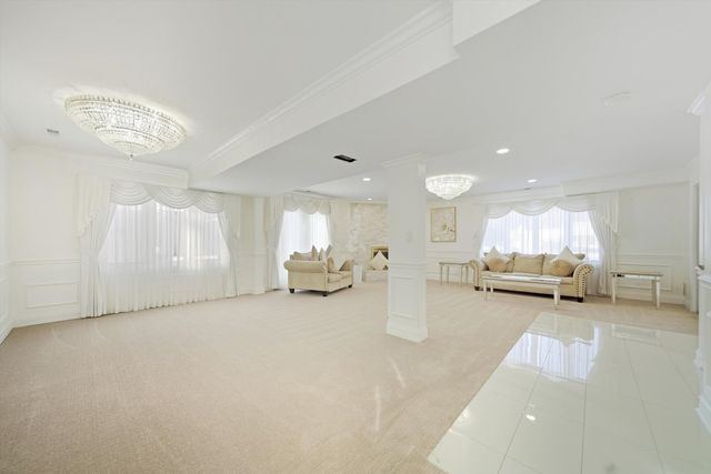 606 S Arlington Heights Road, Arlington Heights, IL 60005