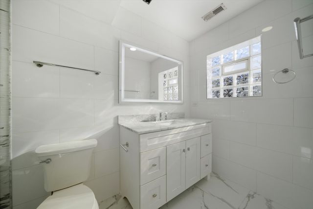 606 S Arlington Heights Road, Arlington Heights, IL 60005