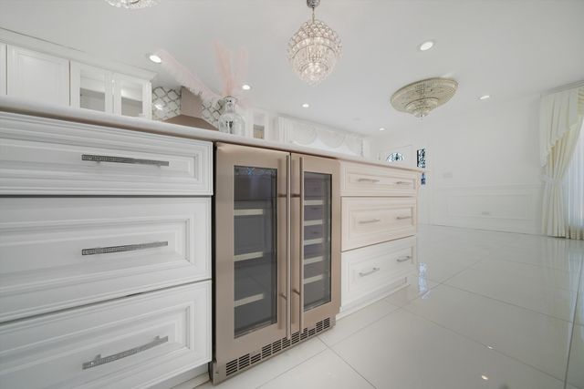 606 S Arlington Heights Road, Arlington Heights, IL 60005