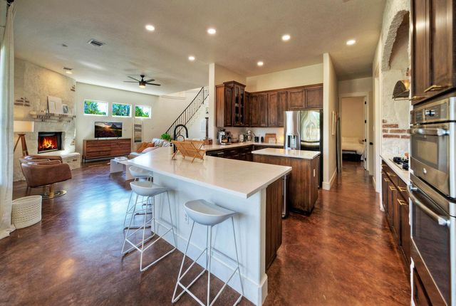 1902 Lakeway BLVD, Lakeway, TX 78734