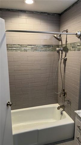 22 Locust Lane, Warrensburg, MO 64093