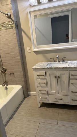 22 Locust Lane, Warrensburg, MO 64093