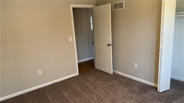 22 Locust Lane, Warrensburg, MO 64093