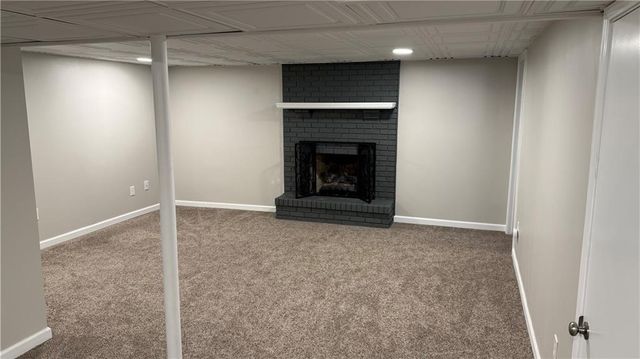 22 Locust Lane, Warrensburg, MO 64093