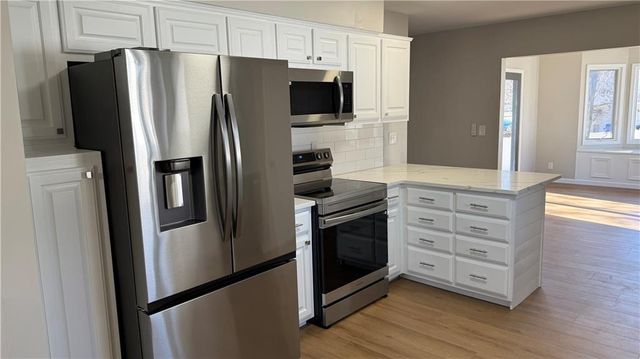 22 Locust Lane, Warrensburg, MO 64093