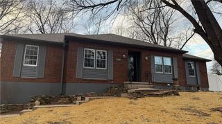 22 Locust Lane, Warrensburg, MO 64093