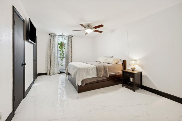 11540 Chimney Rock Road 112, Houston, TX 77035