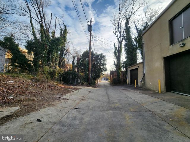 1939 BOOTH ST, Baltimore, MD 21223