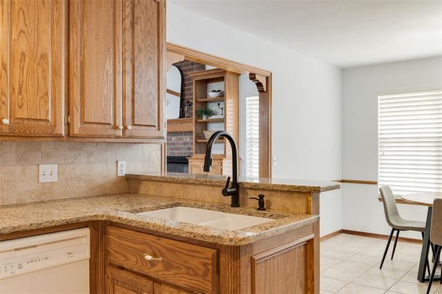 216 SW 140th Terrace, Oklahoma City, OK 73170