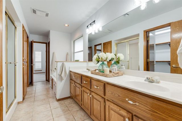 216 SW 140th Terrace, Oklahoma City, OK 73170