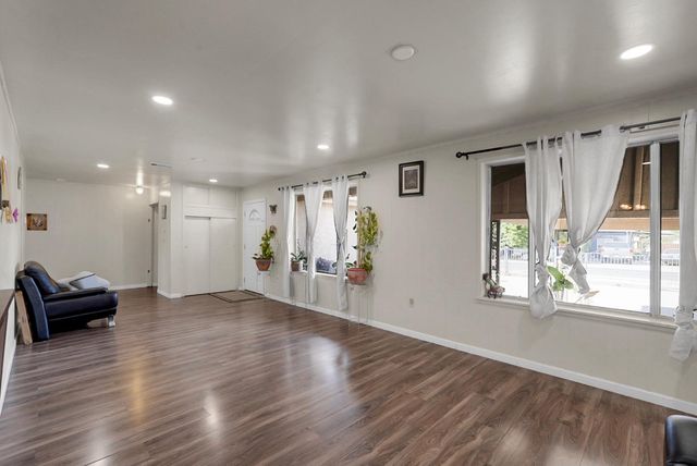 1530 Glenn Ave, Modesto, CA 95358