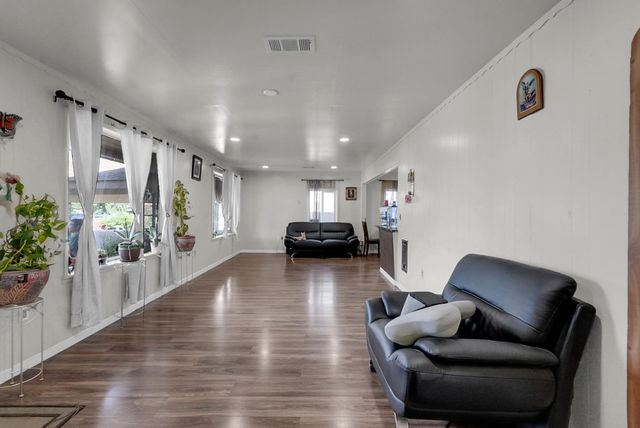 1530 Glenn Ave, Modesto, CA 95358