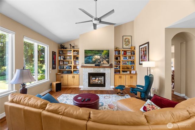6042 Troon Lane SE, Olympia, WA 98501