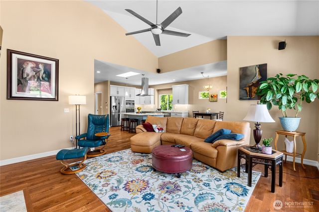 6042 Troon Lane SE, Olympia, WA 98501