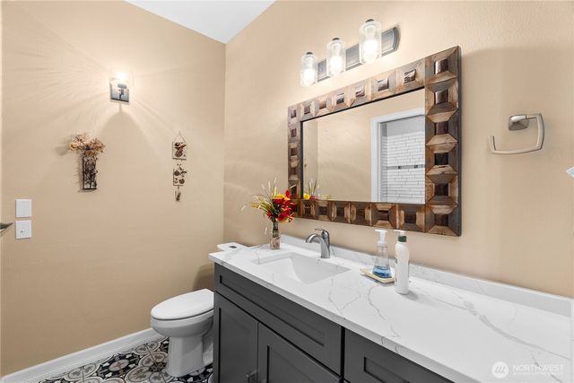 6042 Troon Lane SE, Olympia, WA 98501