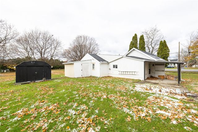 9151 State Route 5 And 20, West Bloomfield, NY 14469