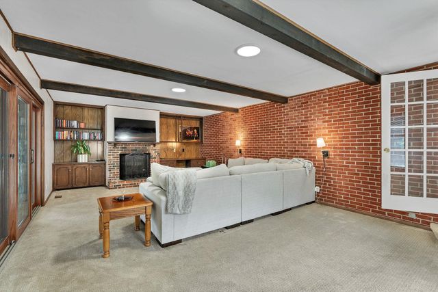 633 S Broadview, Wichita, KS 67218