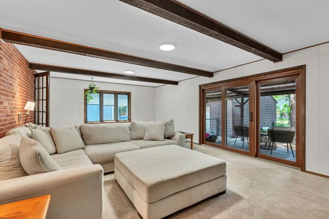 633 S Broadview, Wichita, KS 67218