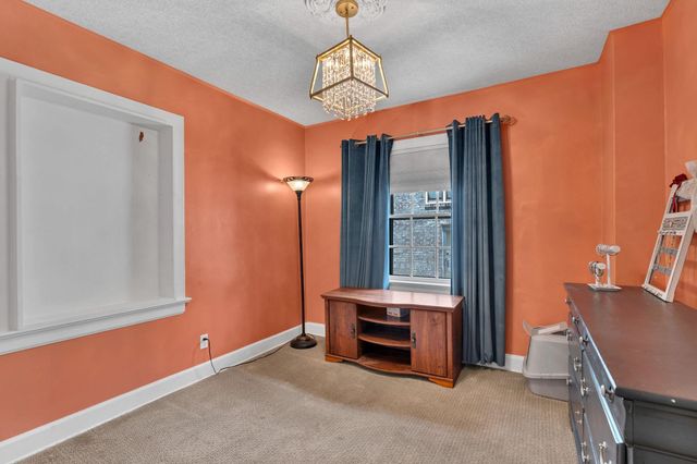 633 S Broadview, Wichita, KS 67218