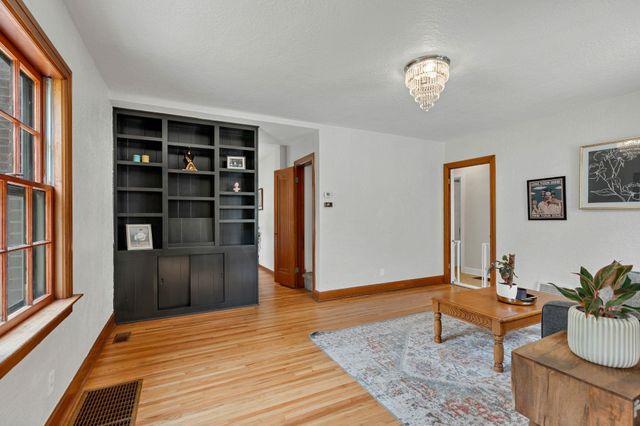 633 S Broadview, Wichita, KS 67218