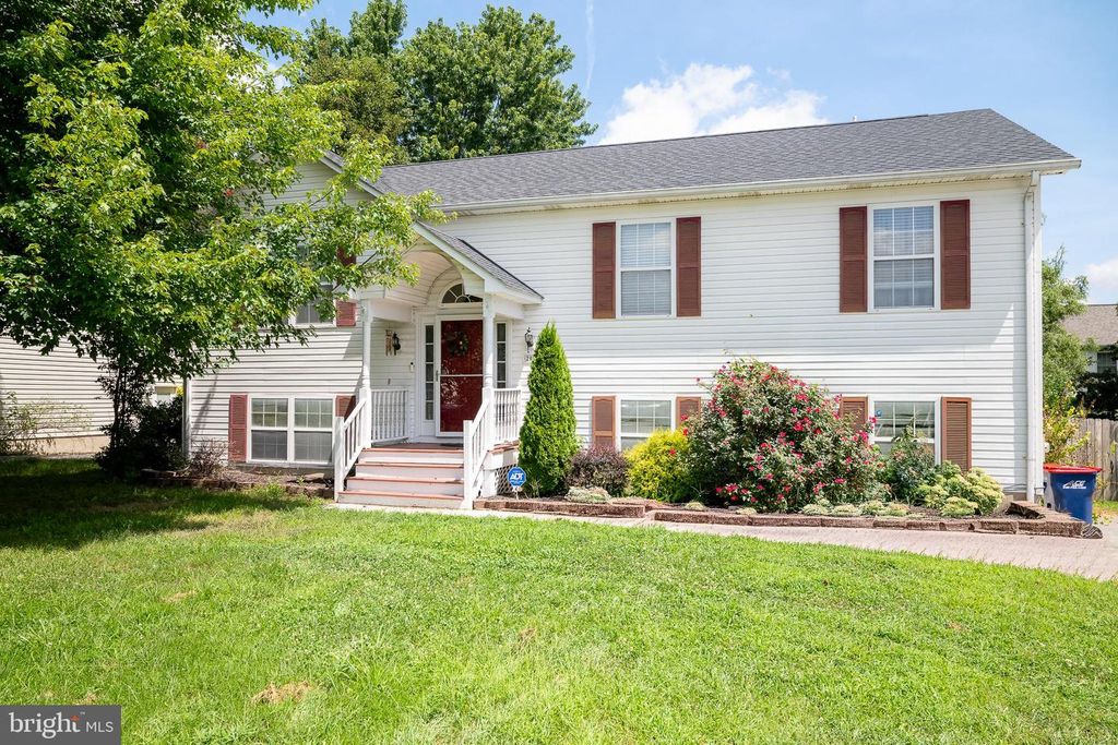 208 IVORY DR, Stephens City, VA 22655