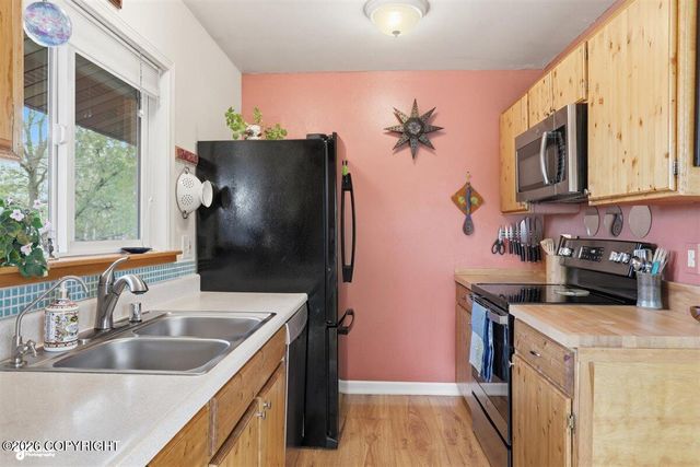 4633 Pavalof Street, Anchorage, AK 99507