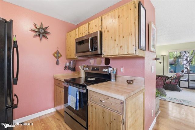 4633 Pavalof Street, Anchorage, AK 99507