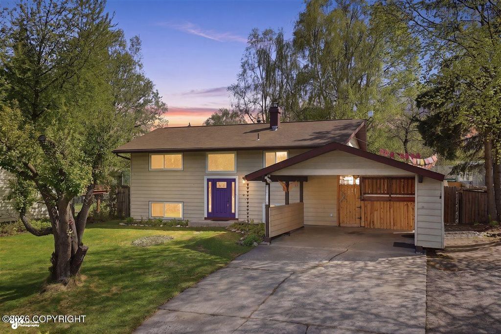 4633 Pavalof Street, Anchorage, AK 99507